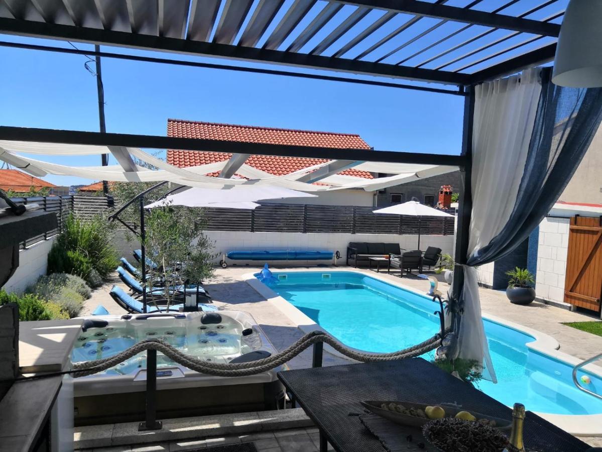 Deluxe Apartman Porto Trogir Buitenkant foto