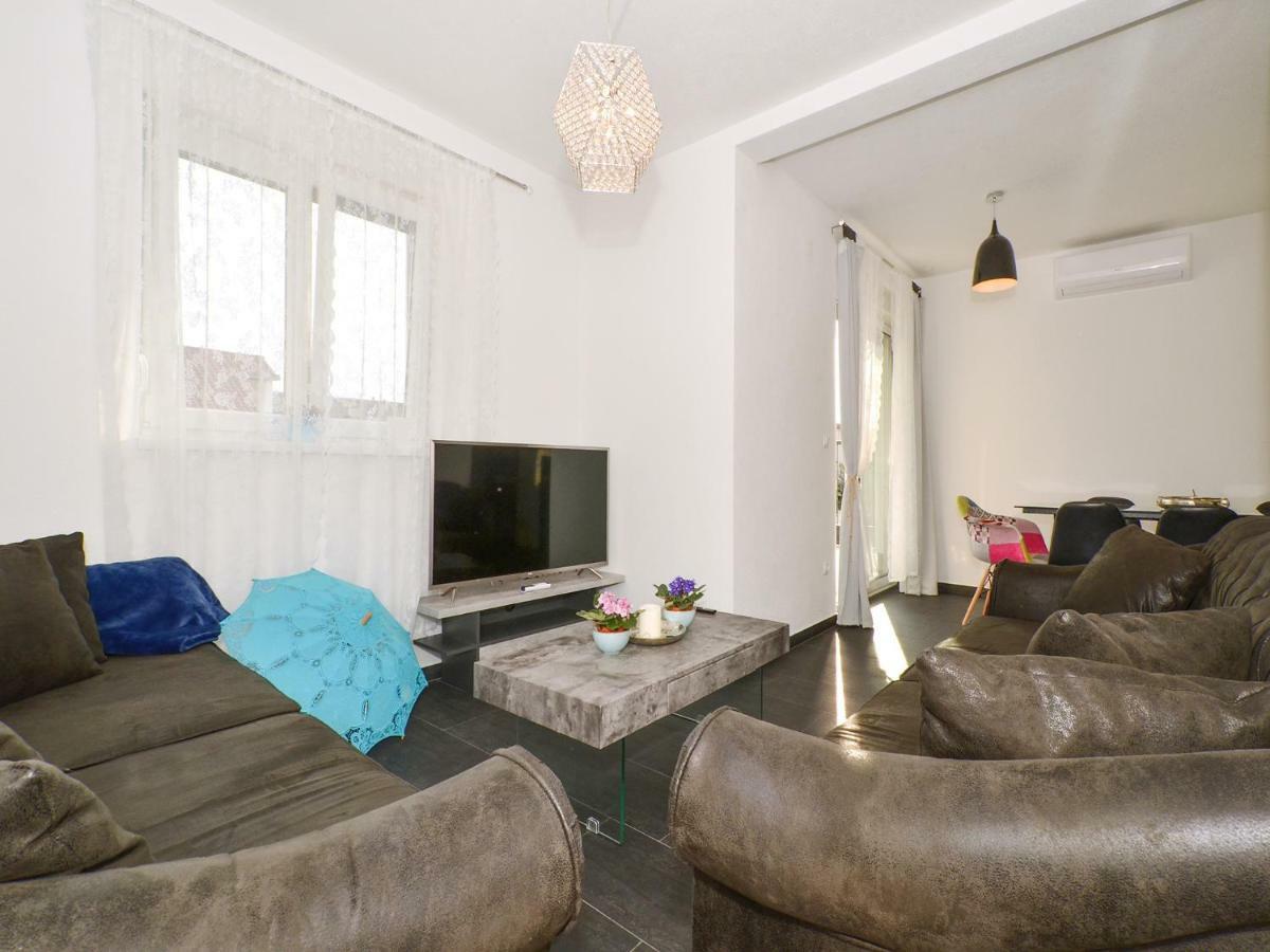 Deluxe Apartman Porto Trogir Buitenkant foto
