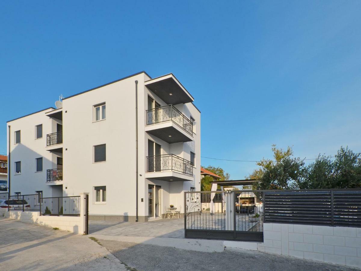 Deluxe Apartman Porto Trogir Buitenkant foto
