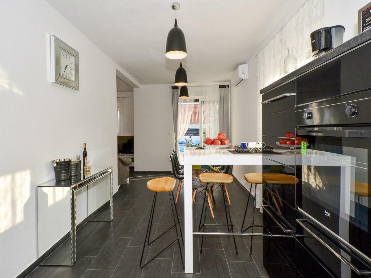 Deluxe Apartman Porto Trogir Buitenkant foto